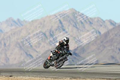 media/Dec-01-2025-Moto Forza (Mon) [[2daa91e15f]]/3-Beginner Group/Session 4 Turn 9/